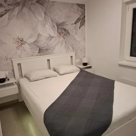 Nikoll Appartement *